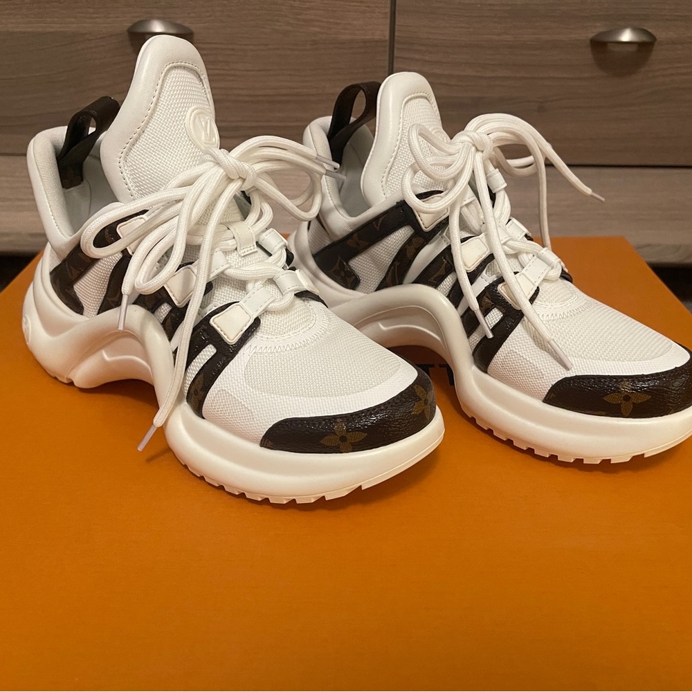Louis Vuitton Archlight